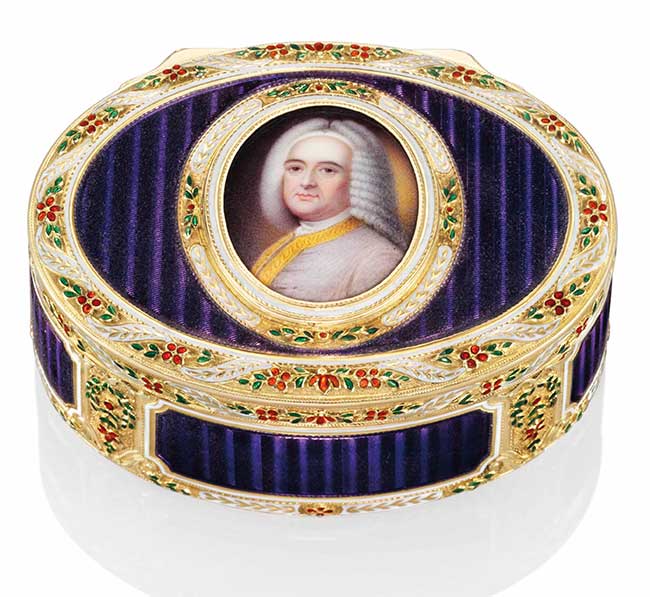 A GERMAN ENAMELLED GOLD SNUFF-BOX SET WITH AN ENAMEL PORTRAIT MINIATURE BY LES FRÈRES SOUCHAY, MARKED, HANAU, CIRCA 1780, STRUCK WITH THE HANAU TOWN MARK FOR 19 CARAT GOLD, A CROWNED LETTER K AND A MARK RESEMBLING THE CHARGE MARK OF JULIEN ALATERRE